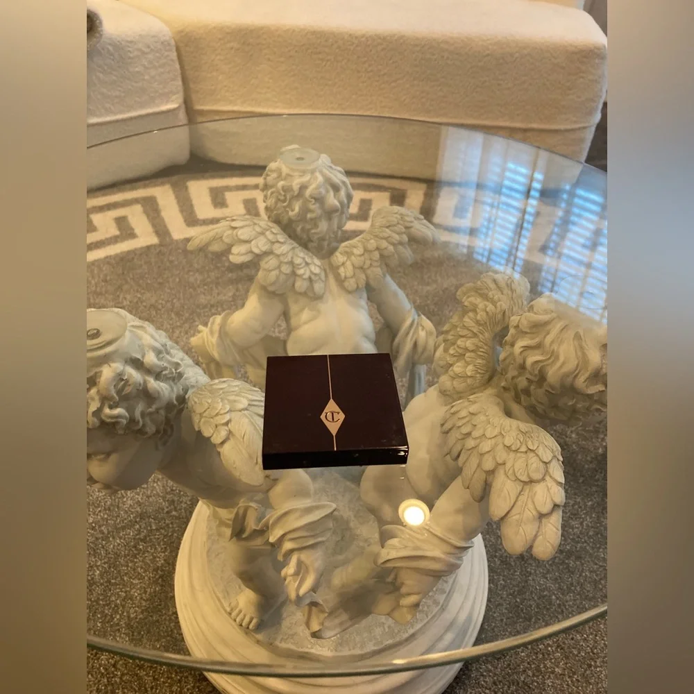 ⭐️ Charlotte Tilbury THE ROCK CHICK 
LUXURY PALETTE eyeshadow AUTHENTIC (M260) - Picture 2 of 8